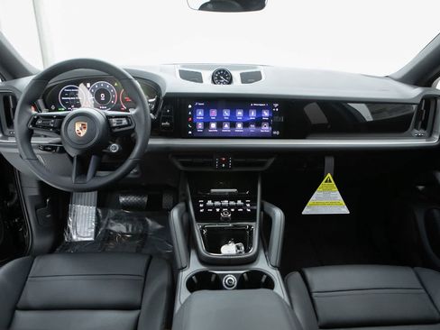 New 2026 Porsche Cayenne Coupe AWD/4WD image 13