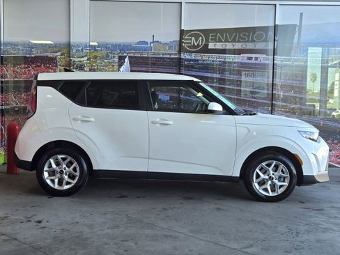 Used 2024 Kia Soul LX w/ Option Group 015 image 4