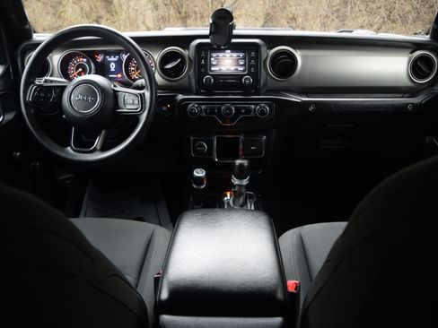 Used 2019 Jeep Wrangler Unlimited Sport image 8