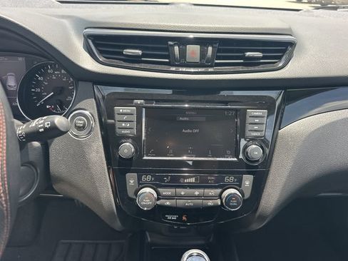 Used 2021 Nissan Rogue Sport SV FWD image 20