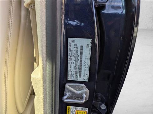 Used 2017 Lincoln MKC Reserve w/ Lincoln MKC Climate Package image 17