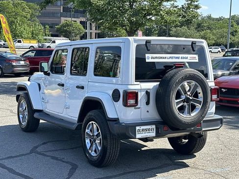 Used 2018 Jeep Wrangler Unlimited Sahara AWD/4WD image 5