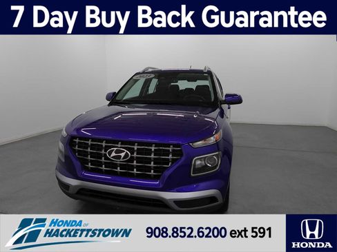 Used 2023 Hyundai Venue SEL image 1