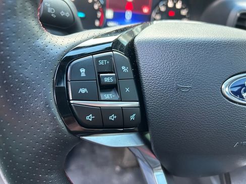 Used 2023 Ford Explorer ST-Line AWD/4WD image 18