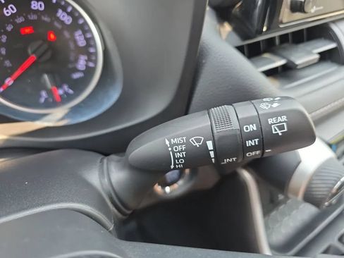 Used 2020 Toyota RAV4 XLE FWD image 22