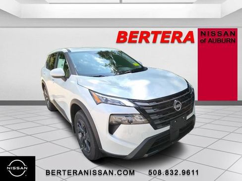New 2026 Nissan Rogue SV w/ Cold Weather Package AWD/4WD image 4