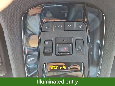 Used 2021 Toyota Venza Limited image 24