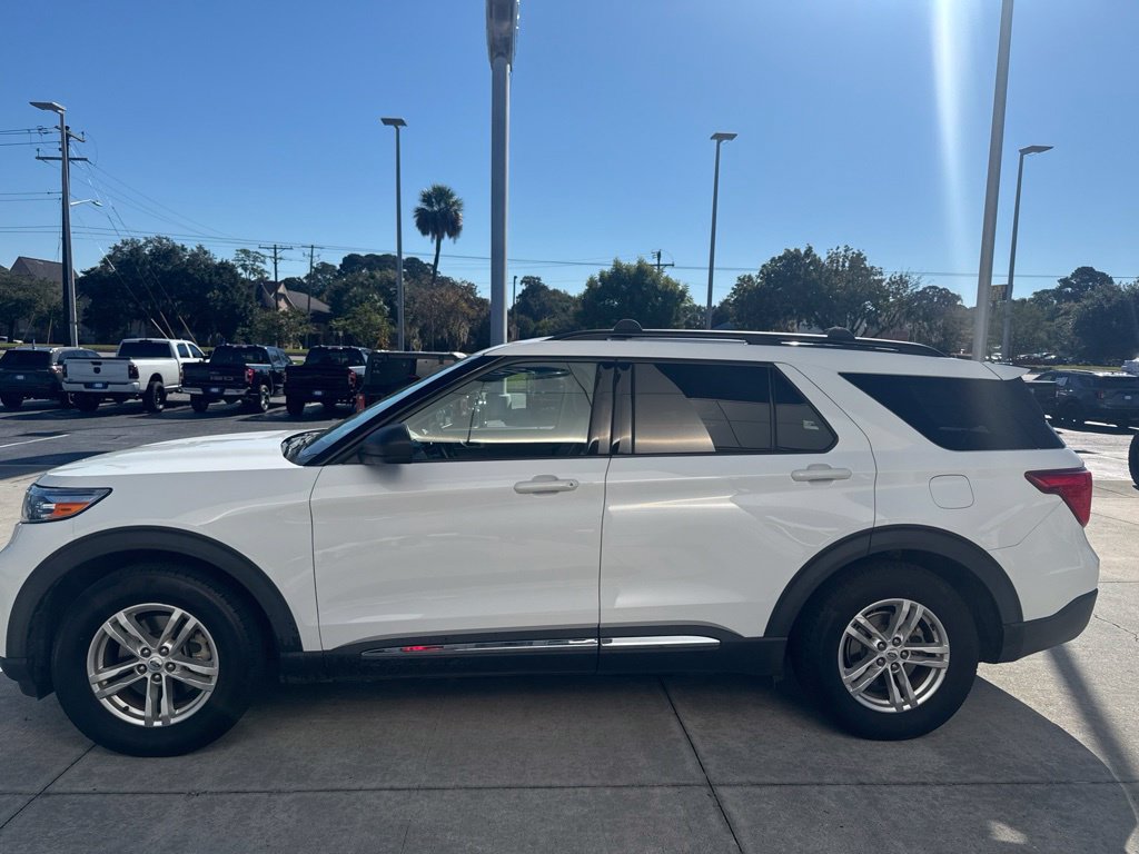 Used 2020 Ford Explorer XLT w/ Equipment Group 202A RWD image 2