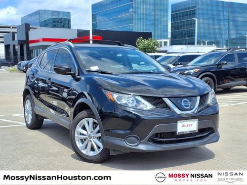 Used 2019 Nissan Rogue Sport SV FWD image 1
