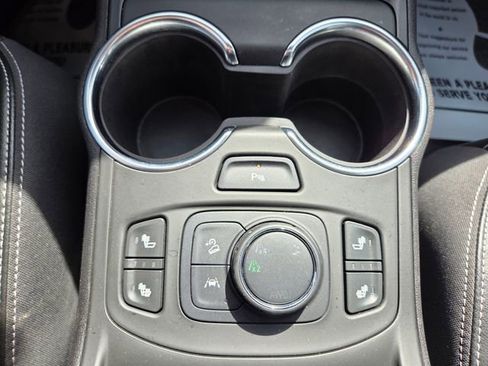 Used 2022 GMC Terrain SLT w/ Tech Package AWD/4WD image 35