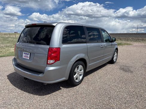 Used 2014 Dodge Grand Caravan SE w/ Quick Order Package 29E SE FWD image 5