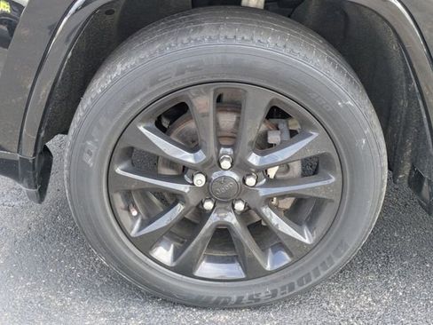 Certified 2020 Jeep Grand Cherokee Altitude AWD/4WD image 31