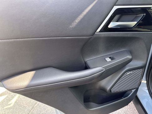 New 2025 Mitsubishi Outlander SE image 10