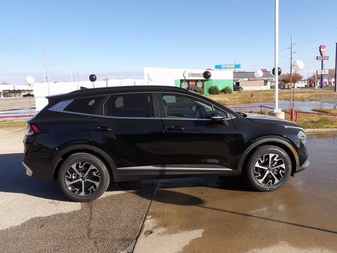 Used 2025 Kia Sportage EX w/ Premium Package FWD image 5