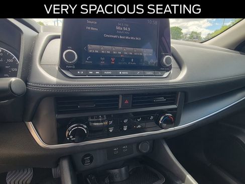 Used 2024 Nissan Rogue S FWD image 24