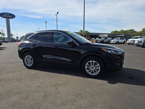 Certified 2022 Ford Escape SE w/ Convenience Package image 2