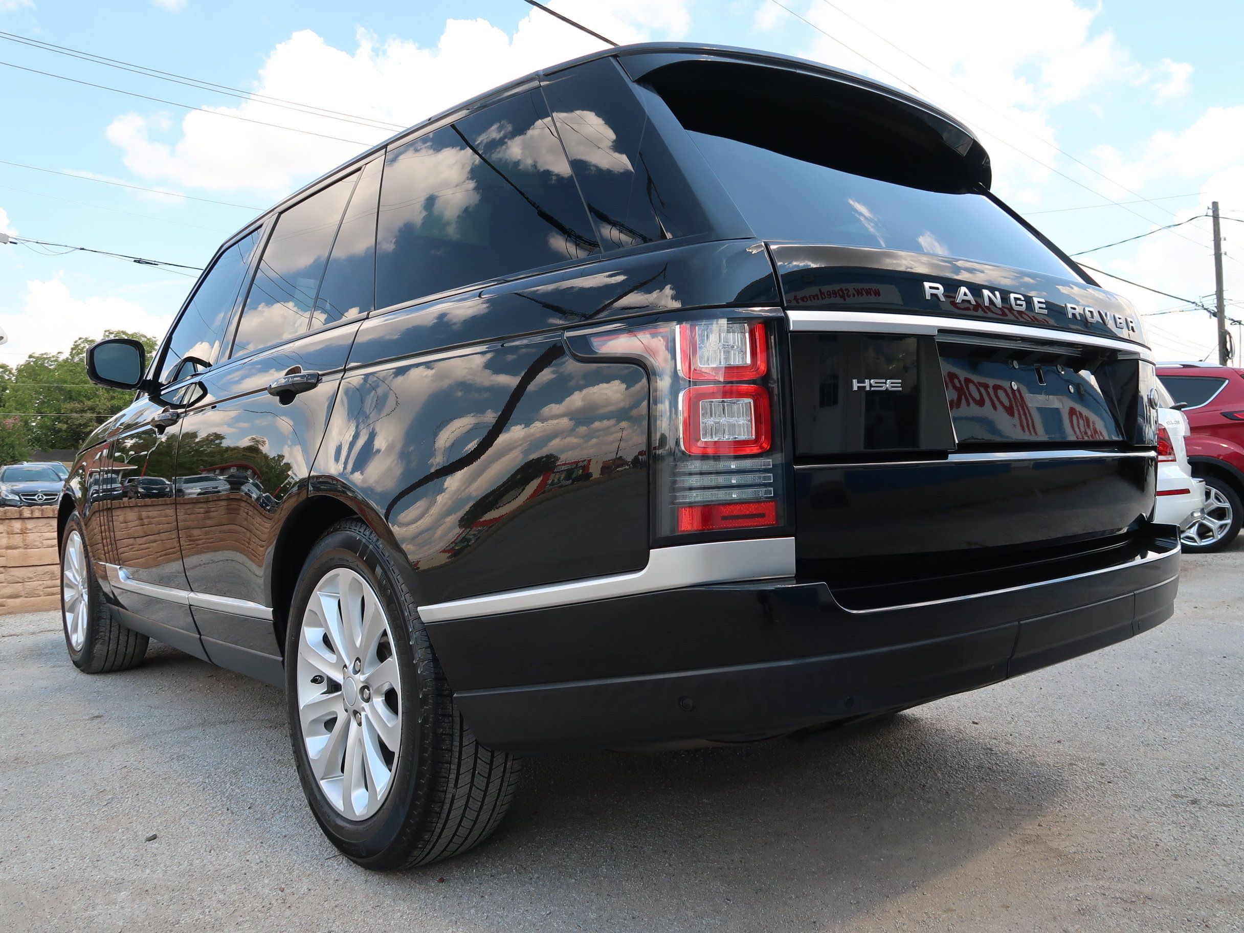 Used 2017 Land Rover Range Rover HSE AWD/4WD image 7