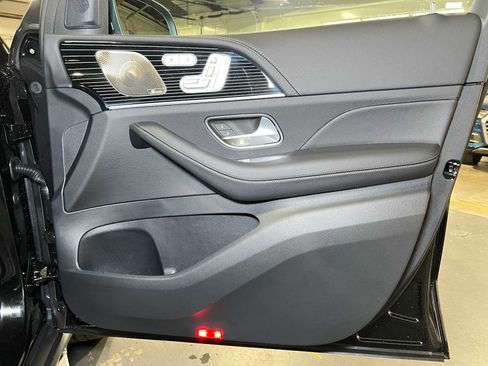 New 2025 Mercedes-Benz GLE 580 4MATIC image 11