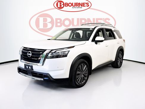 Used 2023 Nissan Pathfinder SL w/ SL Premium Package AWD/4WD image 8