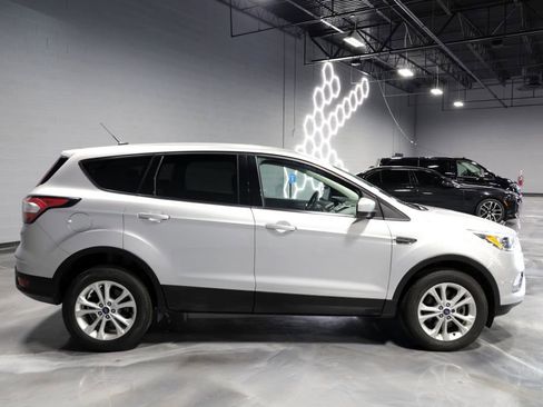Used 2017 Ford Escape SE AWD/4WD image 8
