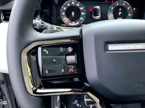 Used 2026 Land Rover Range Rover Evoque Dynamic SE image 23