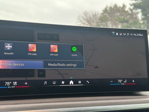 Used 2025 BMW X5 xDrive40i w/ Premium Package image 34