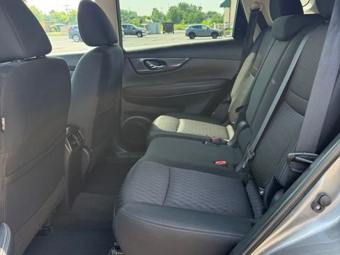Used 2019 Nissan Rogue SV image 20