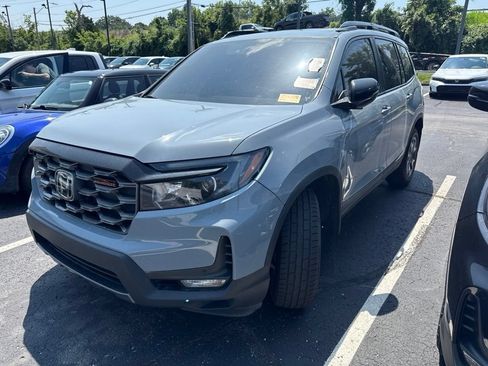 Used 2023 Honda Passport TrailSport image 3