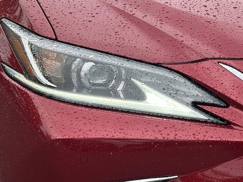 Used 2025 Lexus ES 300h w/ Premium Package FWD image 9