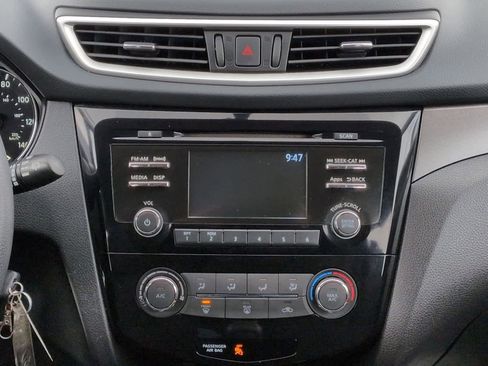 Used 2016 Nissan Rogue S image 28