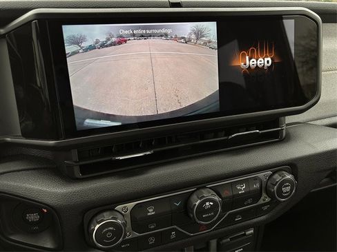 Used 2026 Jeep Wrangler Sport image 17