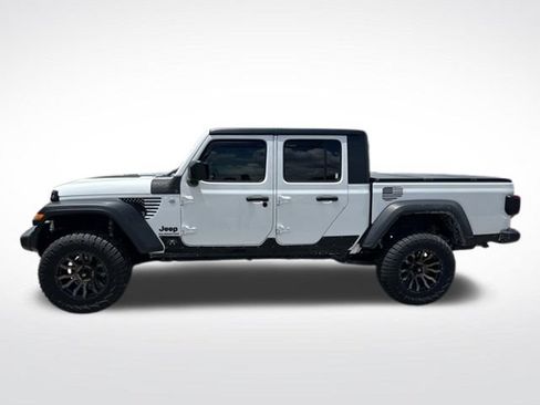 Used 2020 Jeep Gladiator Sport w/ Quick Order Package 24S AWD/4WD image 2