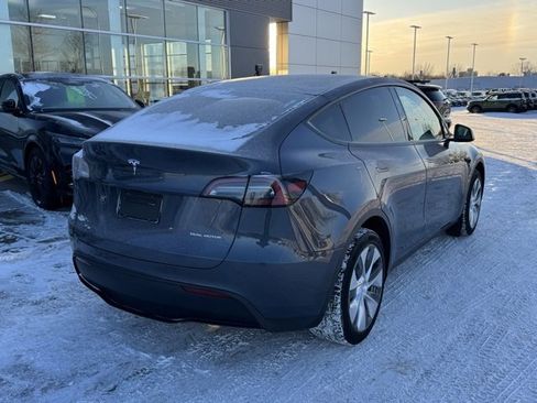 Used 2023 Tesla Model Y Long Range image 35
