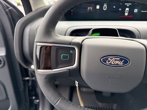 New 2025 Ford Expedition Active image 15