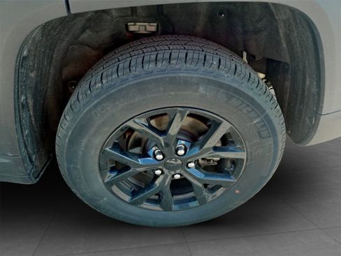 Used 2025 Jeep Grand Cherokee Altitude AWD/4WD image 33