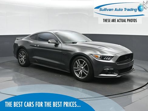 Used 2017 Ford Mustang GT RWD image 1