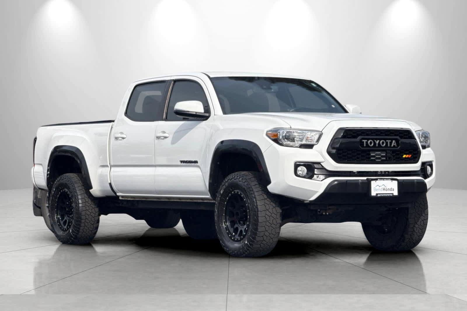 Used 2021 Toyota Tacoma TRD Off-Road w/ TRD Premium Off Road Package AWD/4WD image 9