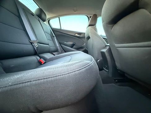 Used 2017 Chevrolet Cruze LT FWD image 21