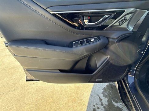 Used 2025 Subaru Outback Limited image 13
