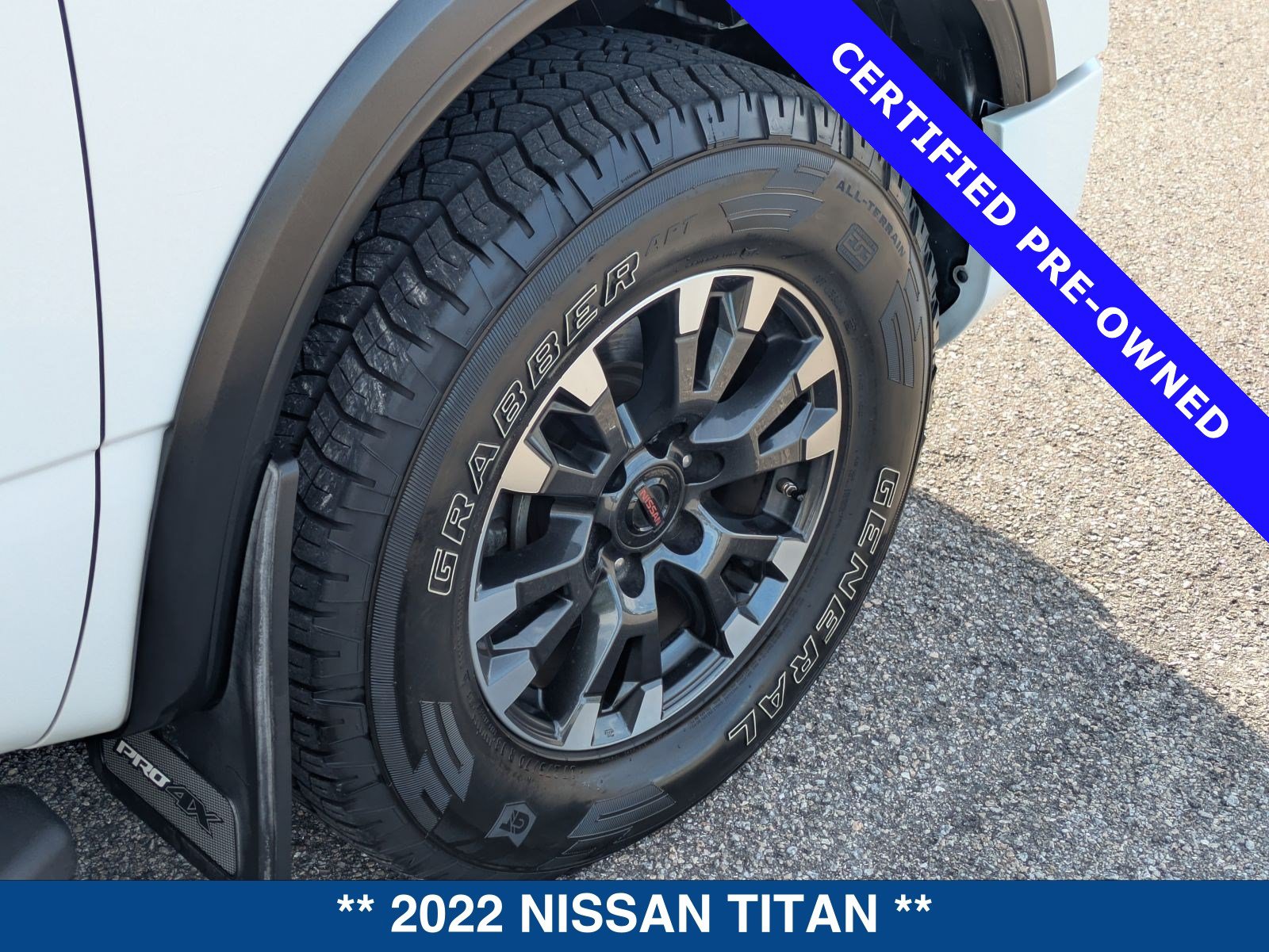 Used 2022 Nissan Titan PRO-4X w/ Pro-4x Convenience Package AWD/4WD image 13