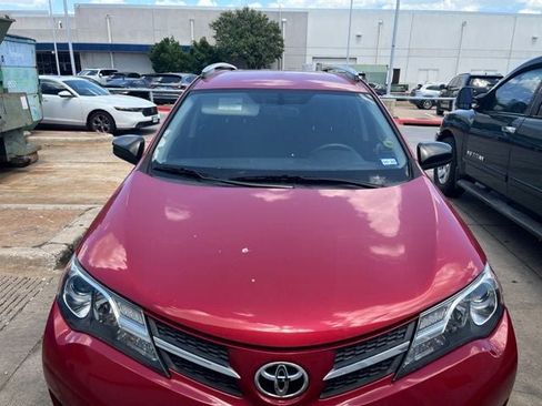 Used 2015 Toyota RAV4 LE FWD image 5