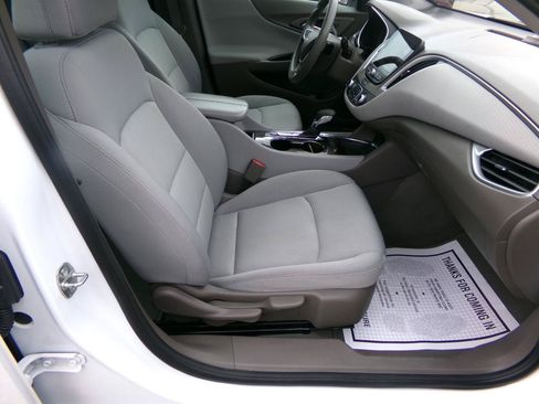 Used 2022 Chevrolet Malibu LT FWD image 24