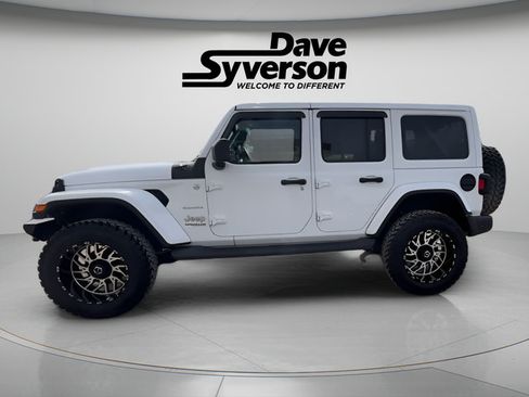 Used 2018 Jeep Wrangler Unlimited Sahara w/ Uconnect 4C Nav & Sound Group AWD/4WD image 8