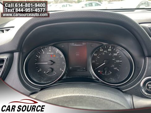 Used 2017 Nissan Rogue SV image 18