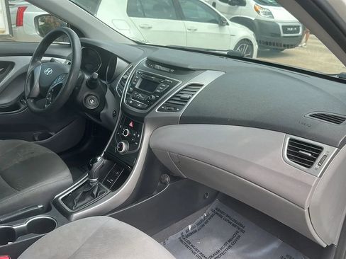 Used 2014 Hyundai Elantra SE FWD image 20