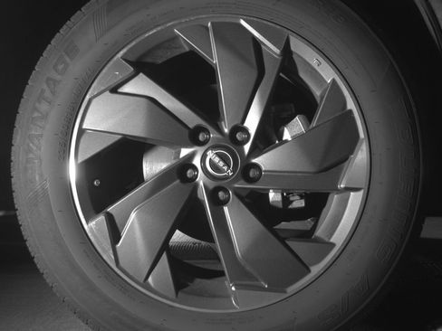 Used 2025 Nissan Rogue SV FWD image 13