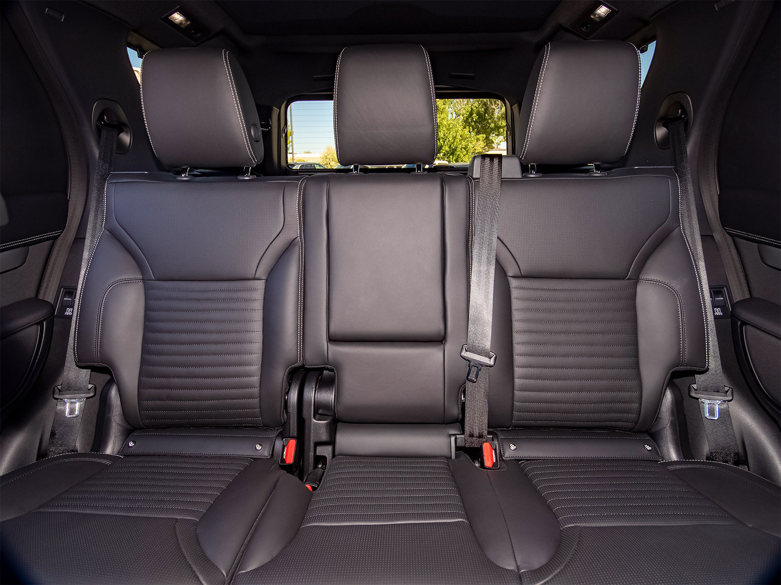 New 2026 Land Rover Discovery Limited Edition AWD/4WD image 46