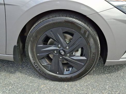 Used 2023 Hyundai Elantra SEL FWD image 8