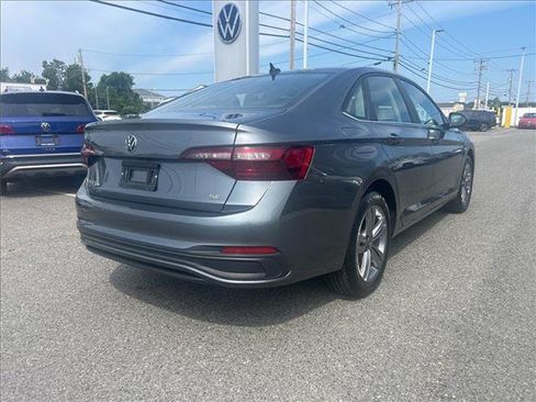Certified 2023 Volkswagen Jetta SE FWD image 5