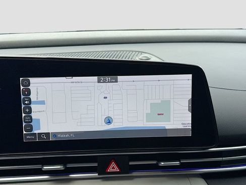 Used 2024 Hyundai Elantra Limited image 13